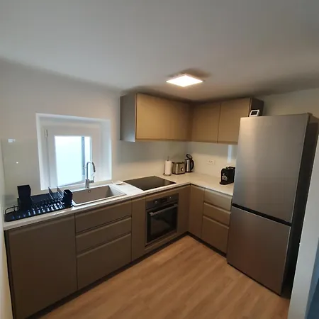 Ledince アパート *