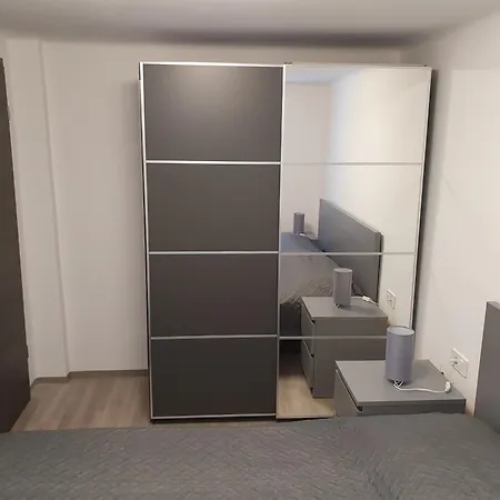 アパート Ledince モスト ナ ソシ